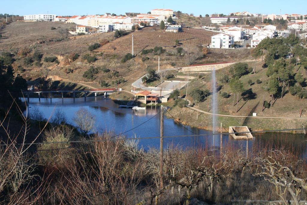 Quinta De La Barandica Guest House Miranda do Douro Exterior photo