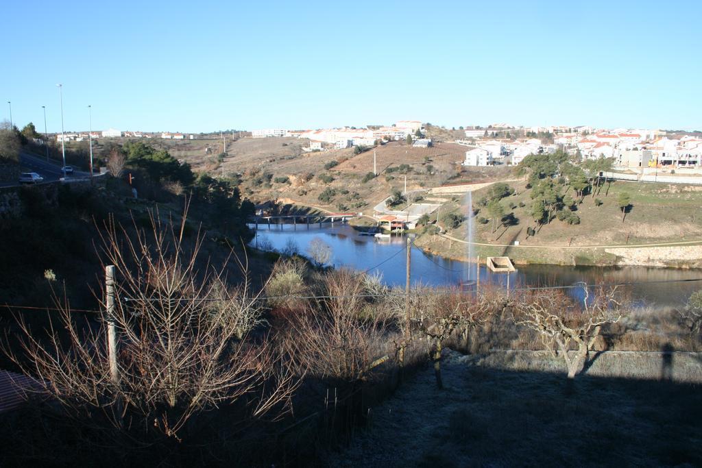 Quinta De La Barandica Guest House Miranda do Douro Exterior photo